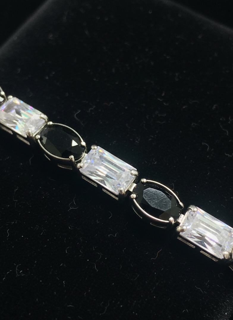 Noir Elegance Bracelet – Black & White Crystal Silver-Tone Women’s Jewelry